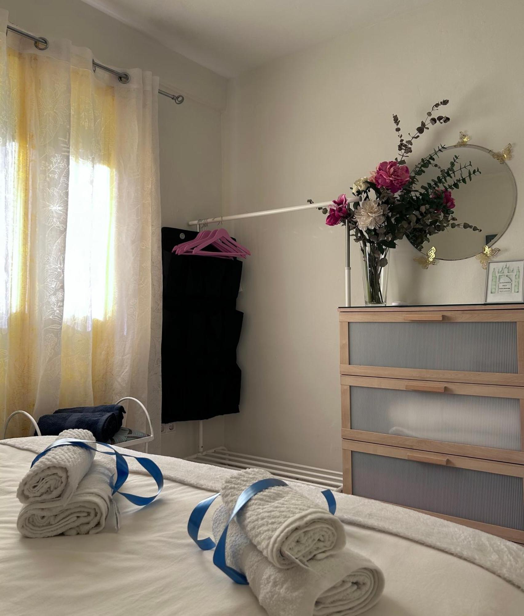 Arco Macarena Apartment Sevilla Bagian luar foto