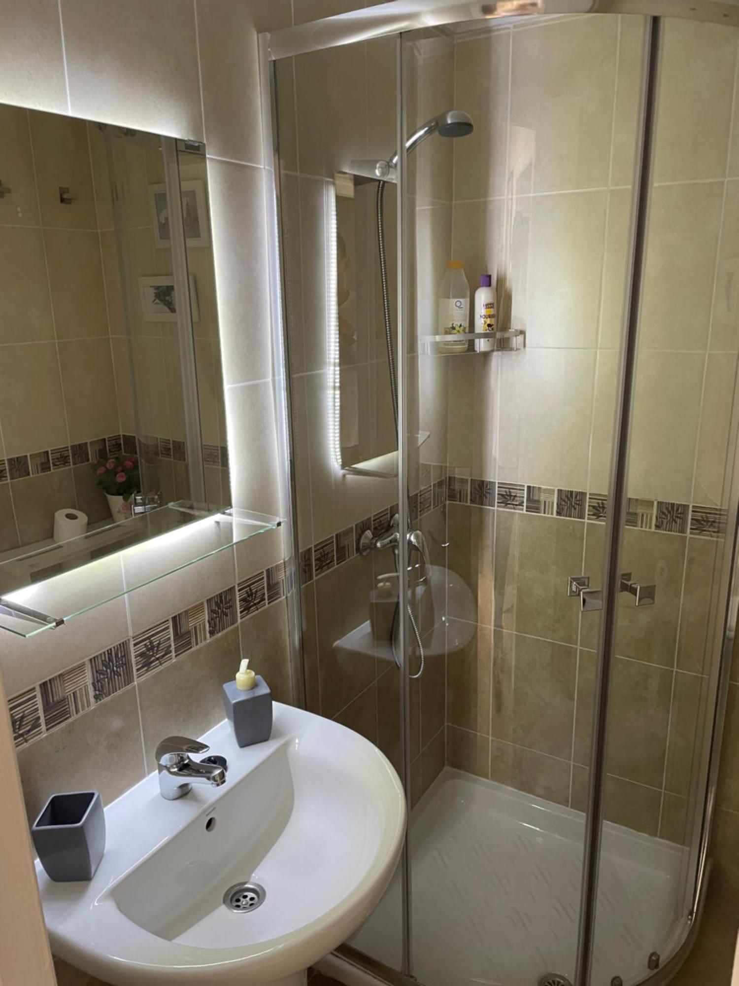 Arco Macarena Apartment Sevilla Bagian luar foto